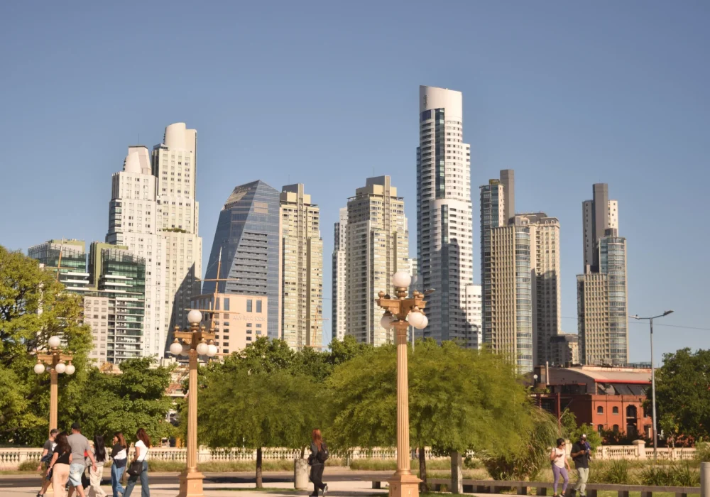 puerto-madero-skyline-buenos-aires-v0-kdc5dh5u0nae1